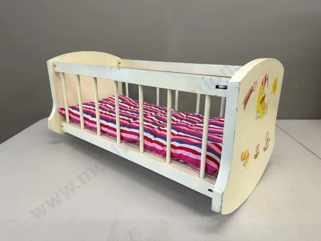 Vintage Dolls Cradle Image 1++