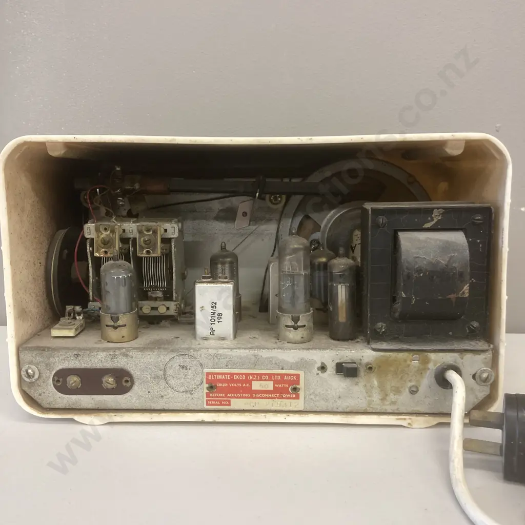 Vintage 1950's Valve Radio - Ultimate-Ekco 'Cygnet' RCP 219312 Image 1++