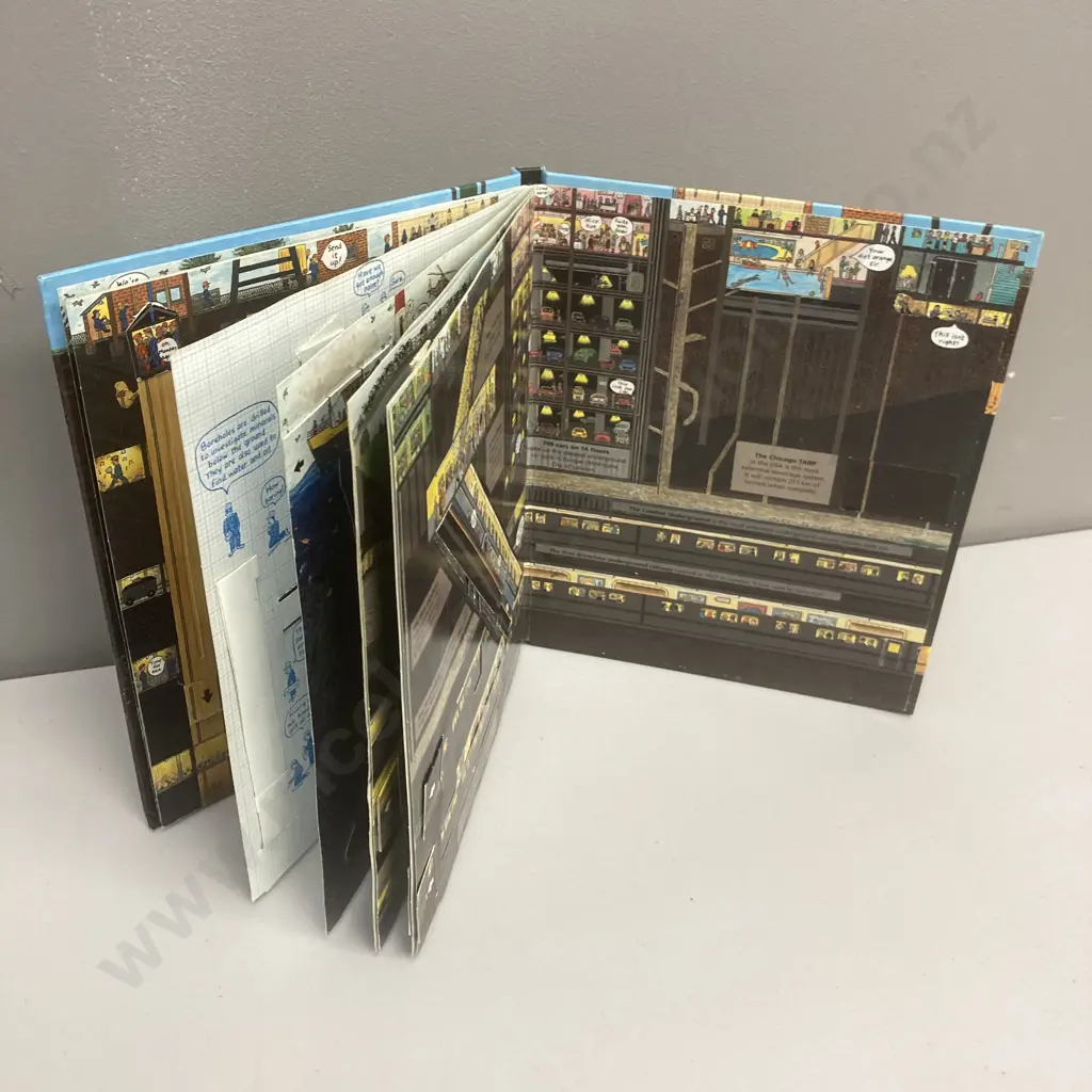 Pop-Up Books - Willy Bullock Max's Machines,  Paul Strickland Truck Jam & Robert Crowther's Deep Down Underground Image 1++