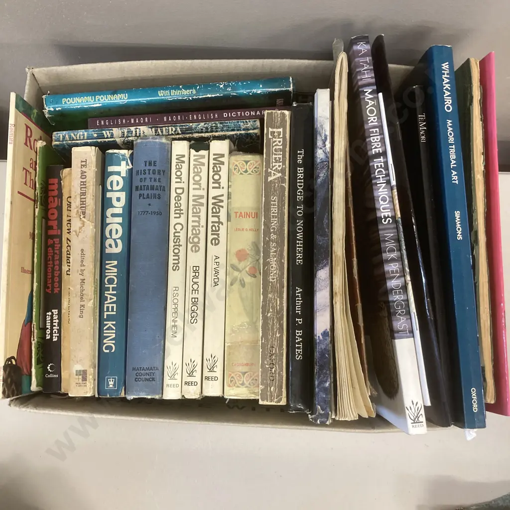 Box Lot Maori Art, Witi Ihimaera Books, Te Puea Micheal King, Childrens Books Etc Image 1++