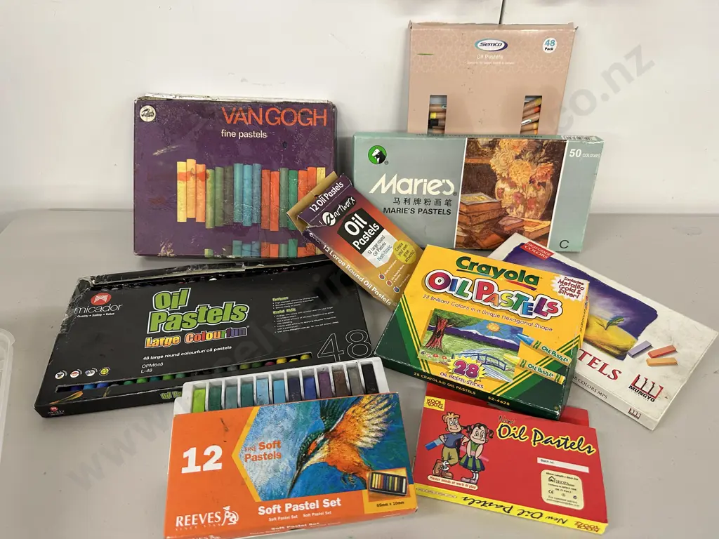 Large Selection of Oil Pastels Image 1++