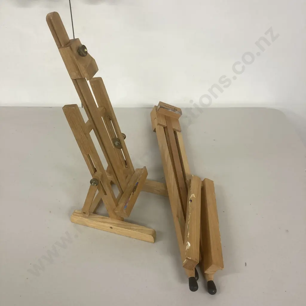 Pair of Small Wooden Easels Image 1++