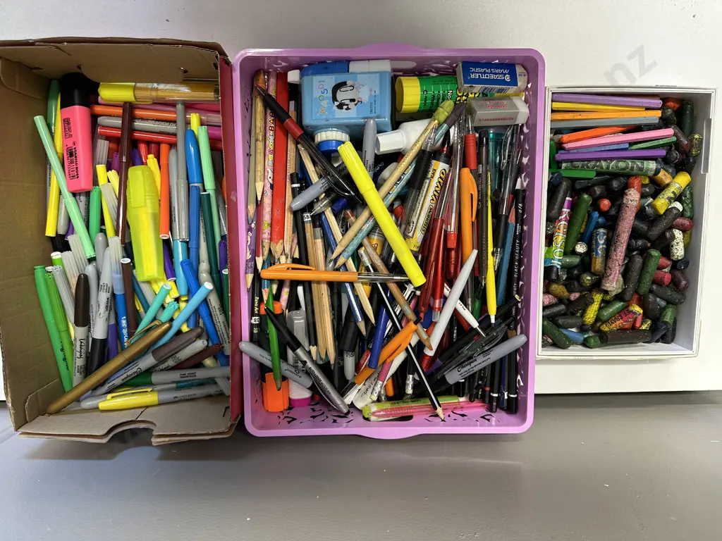 Large Selection of Pens, Pencils, Crayons Etc Image 1++