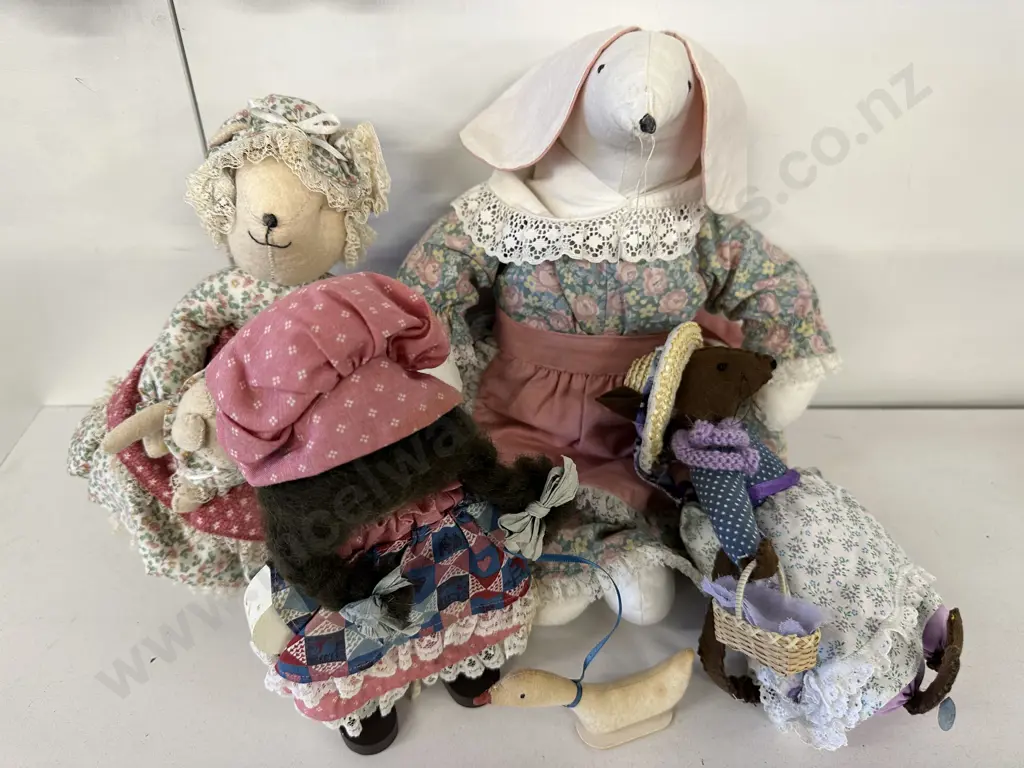 Selection of Country Crafts Figurines Image 1++