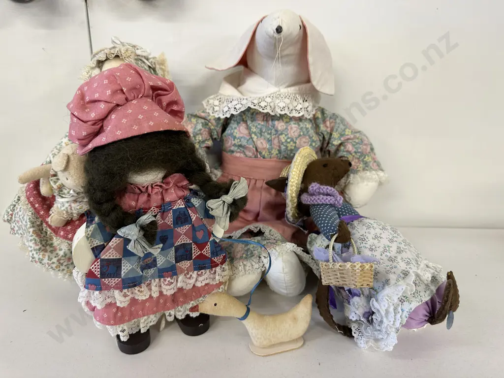 Selection of Country Crafts Figurines Image 1++