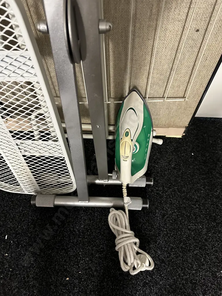 Drying rack x 2, Small Ironing Board, Sunbeam Verve Iron Image 1++