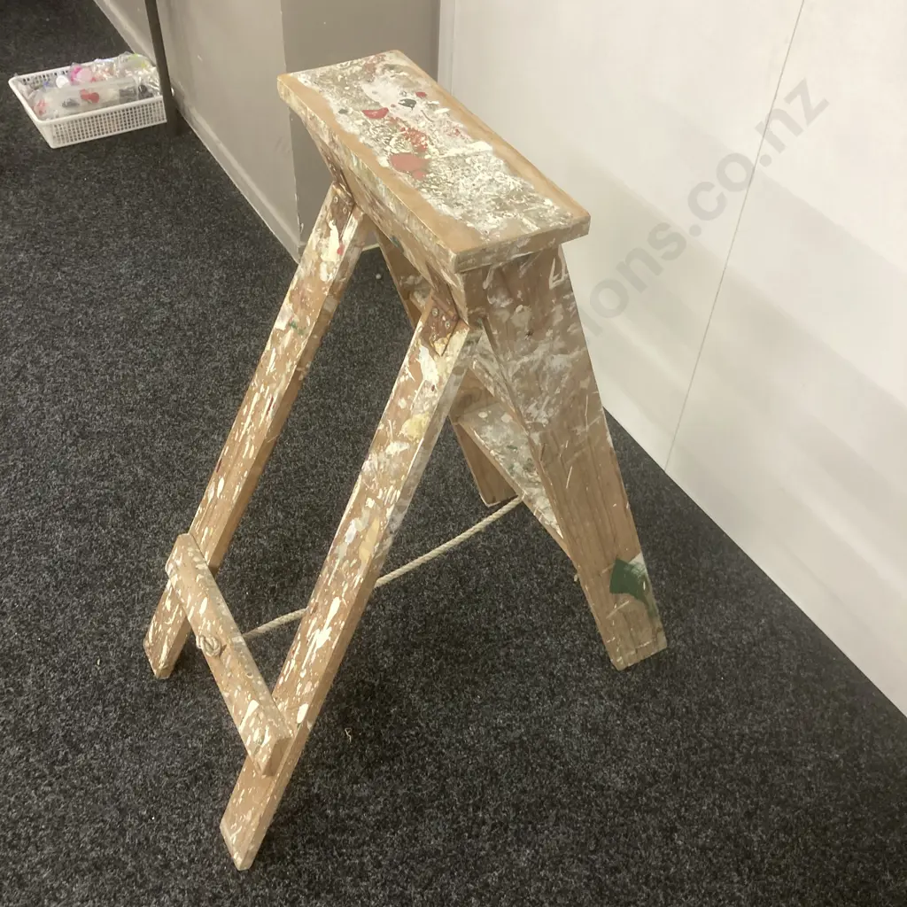 Vintage Wooden Display Ladder, H92cm Image 1++
