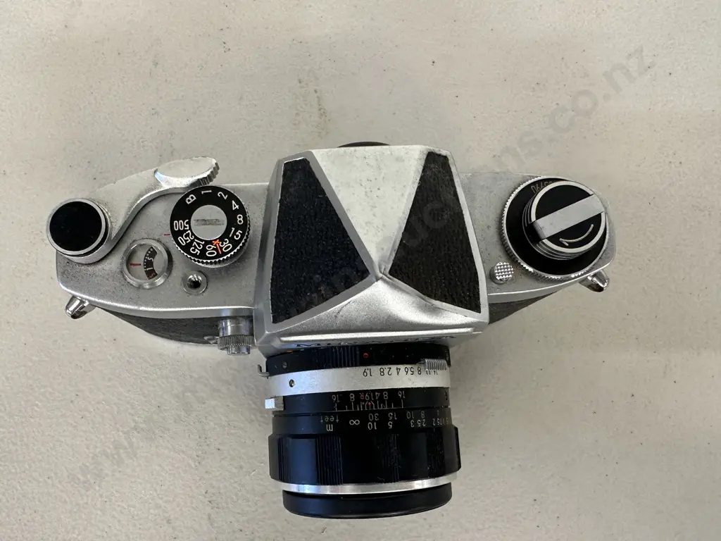 Vintage 1963-1964 Miranda F 35mm SLR Film Camera With Auto Miranda 50mm 1:1.9 Lens Made In Japan Image 1++