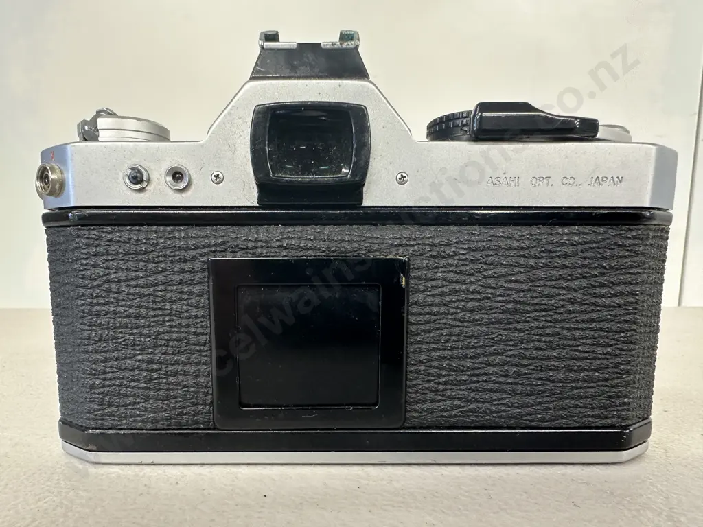 Pentax K2 Black SLR 35mm Film Camera With SMC PENTAX-M  50mm F/1.7 Lens From Japan Image 1++