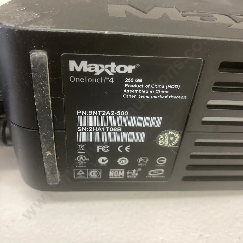 Maxtor OneTouch 4 250GB Desktop External Hard Drive Image 1++
