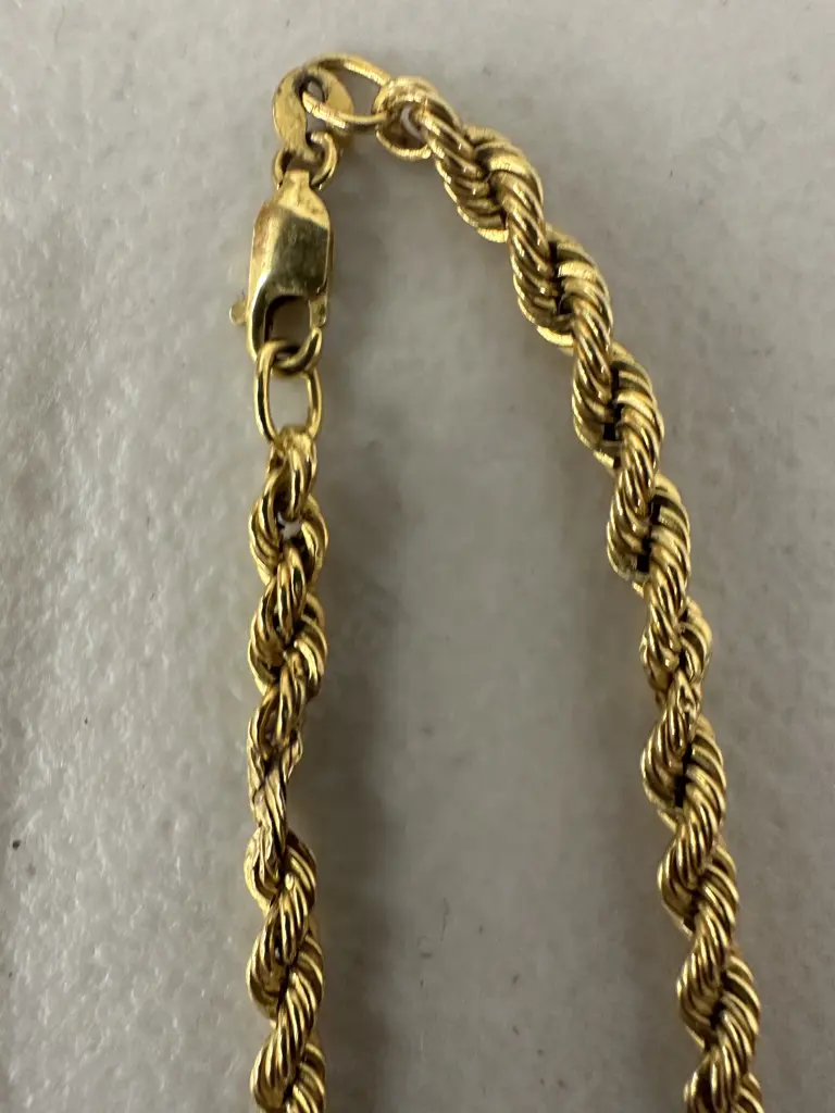 9ct Gold Chain. Stamped 375 Italy Image 1++