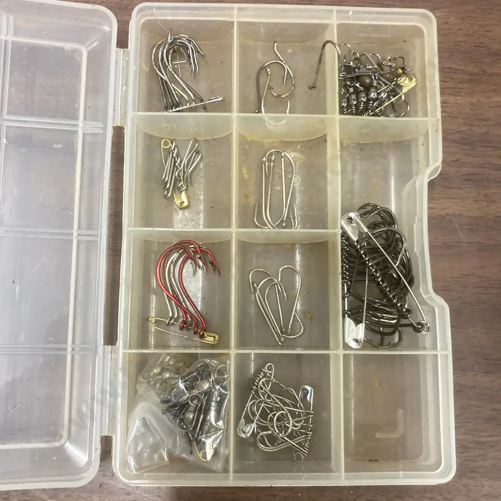 Lot of 5 Plastic Sorter Bins, Hooks, Sinkers & Rig Gear Image 1++