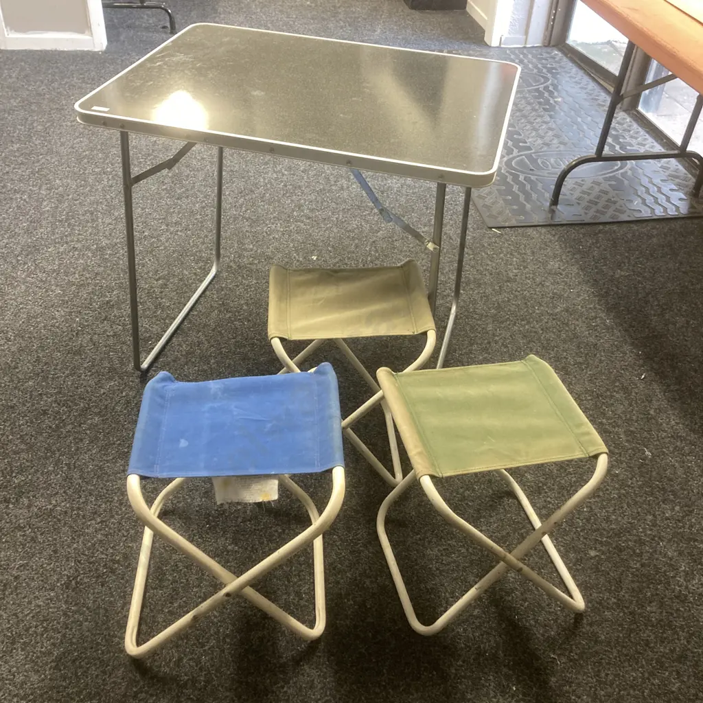 Foldup Camp Table With 3 Folding Stools Image 1++