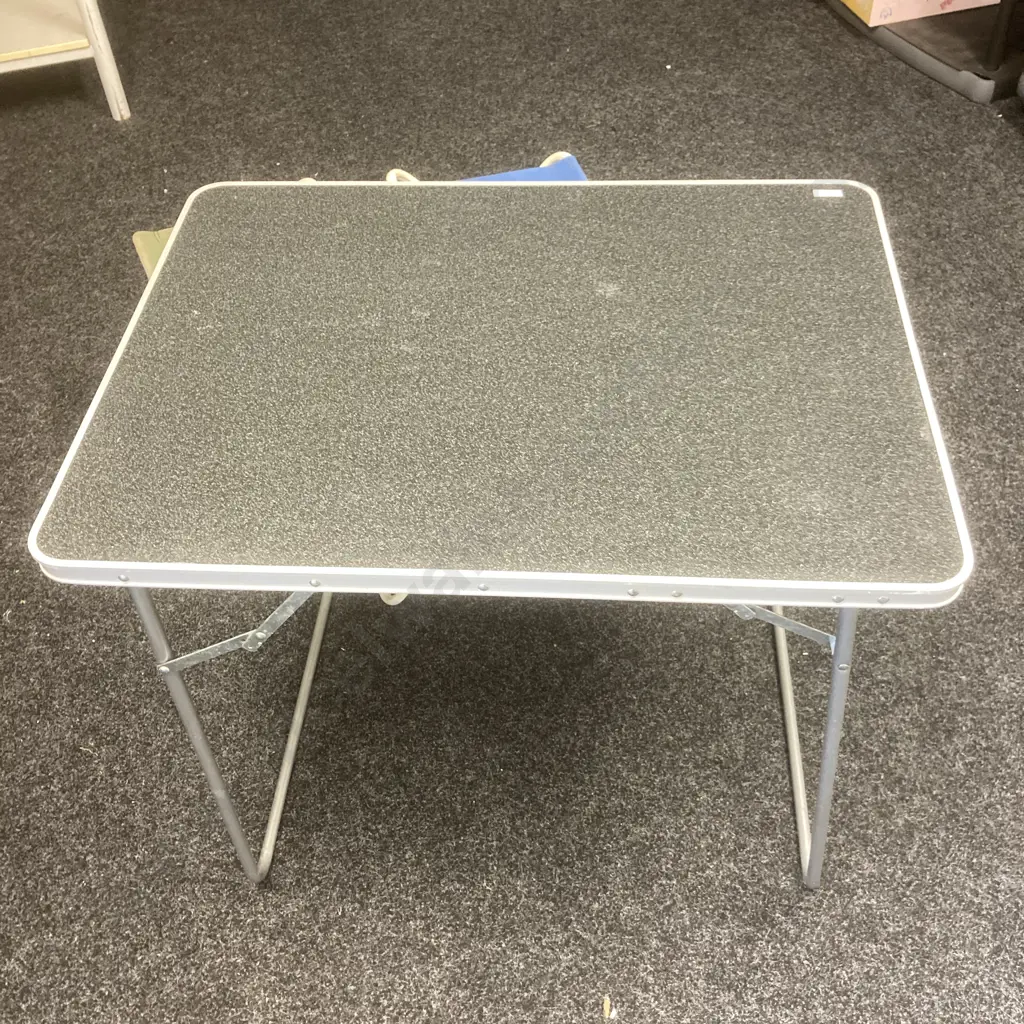 Foldup Camp Table With 3 Folding Stools Image 1++