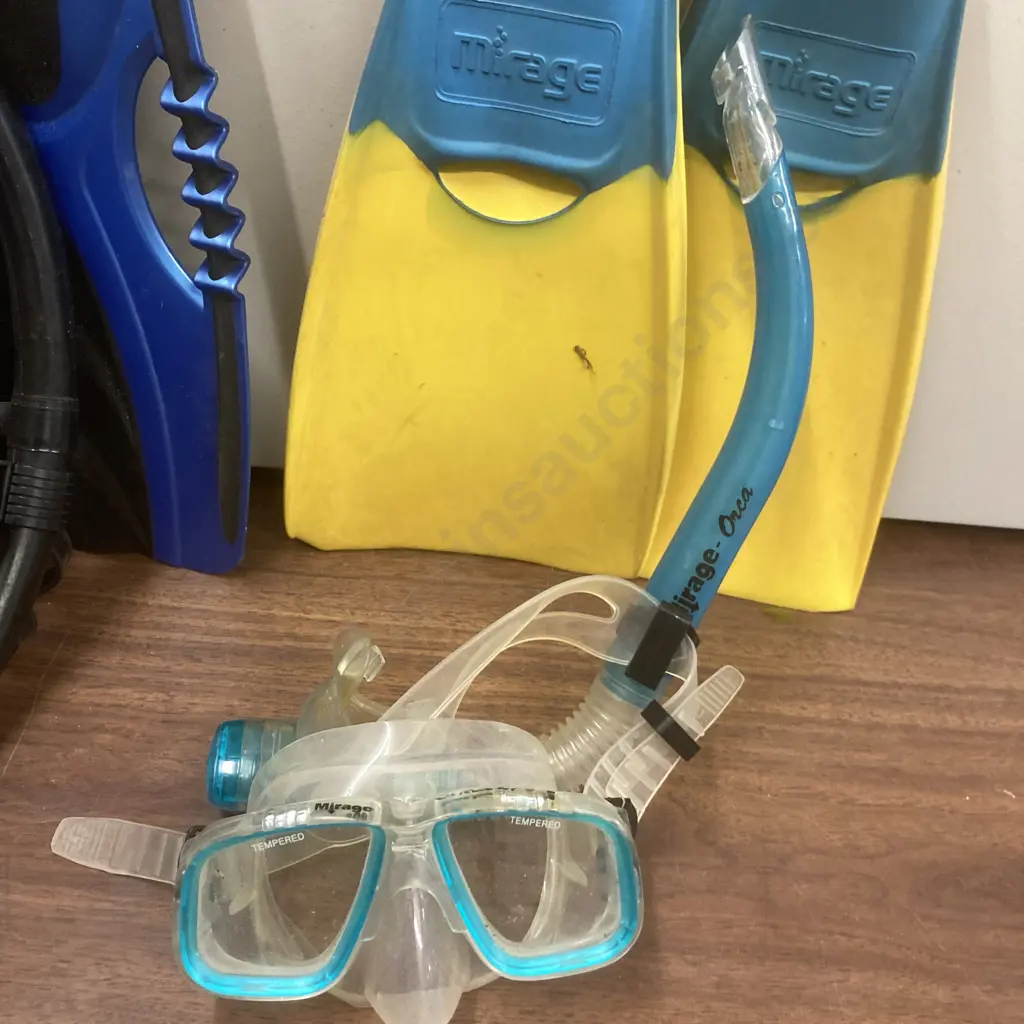 Mirage Masks, Snorkels & 2 Pairs Of Flippers Image 1++