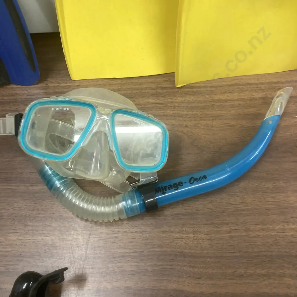 Mirage Masks, Snorkels & 2 Pairs Of Flippers Image 1++