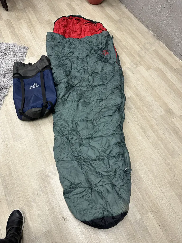 Kozi-Tec 500 Hi-Gear Sleeping Bag With Compression Sack Image 1++