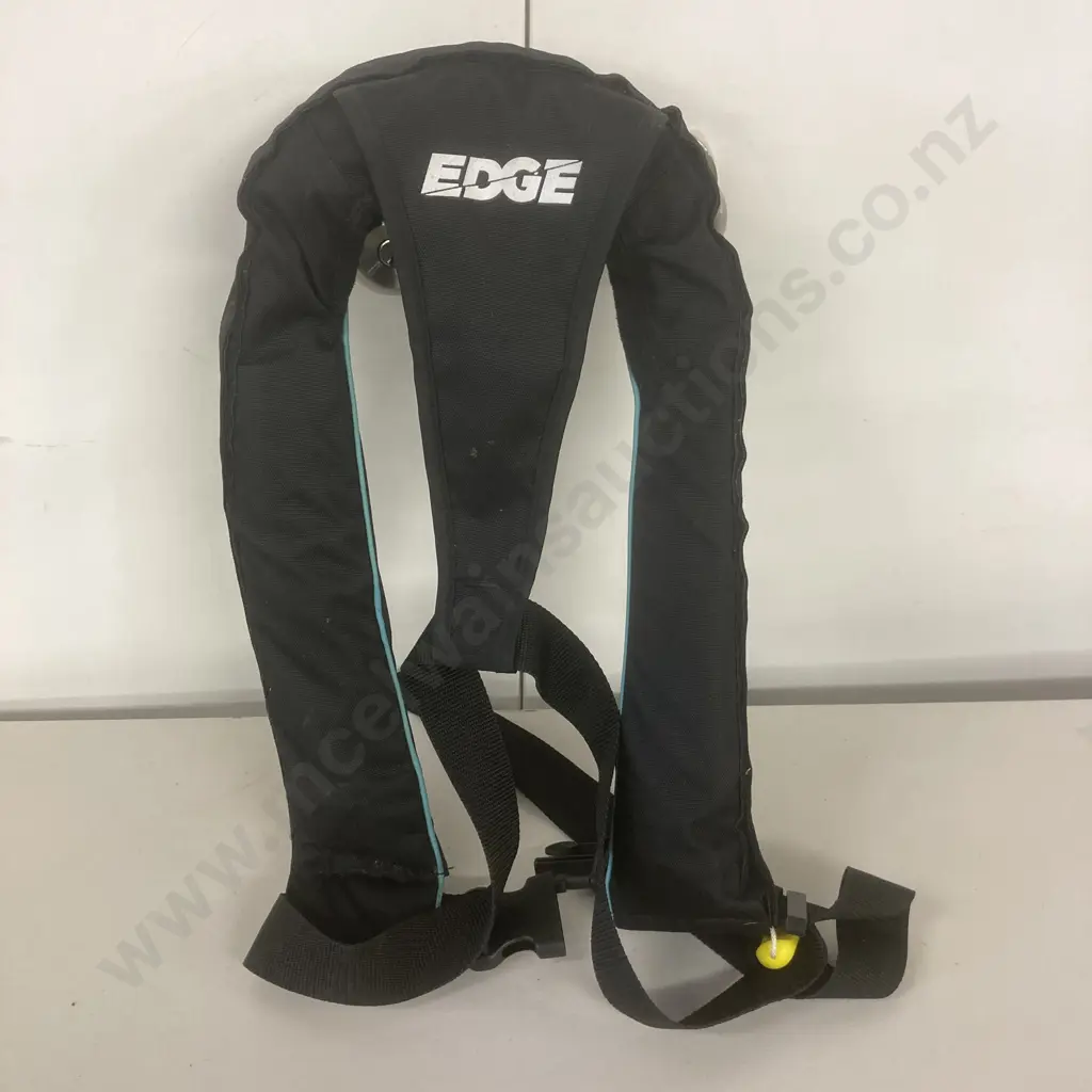 Edge 150N Manual Inflatable Lifejacket, Adult (AS4758) Image 1++