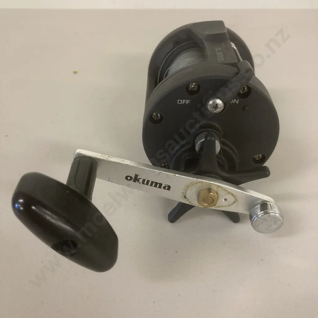 Okuma Classic CL300L Levelwind Reel Image 1++