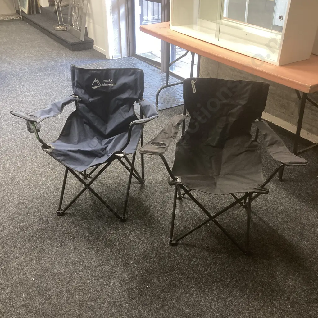 Pair of Camp Chairs Image 1++