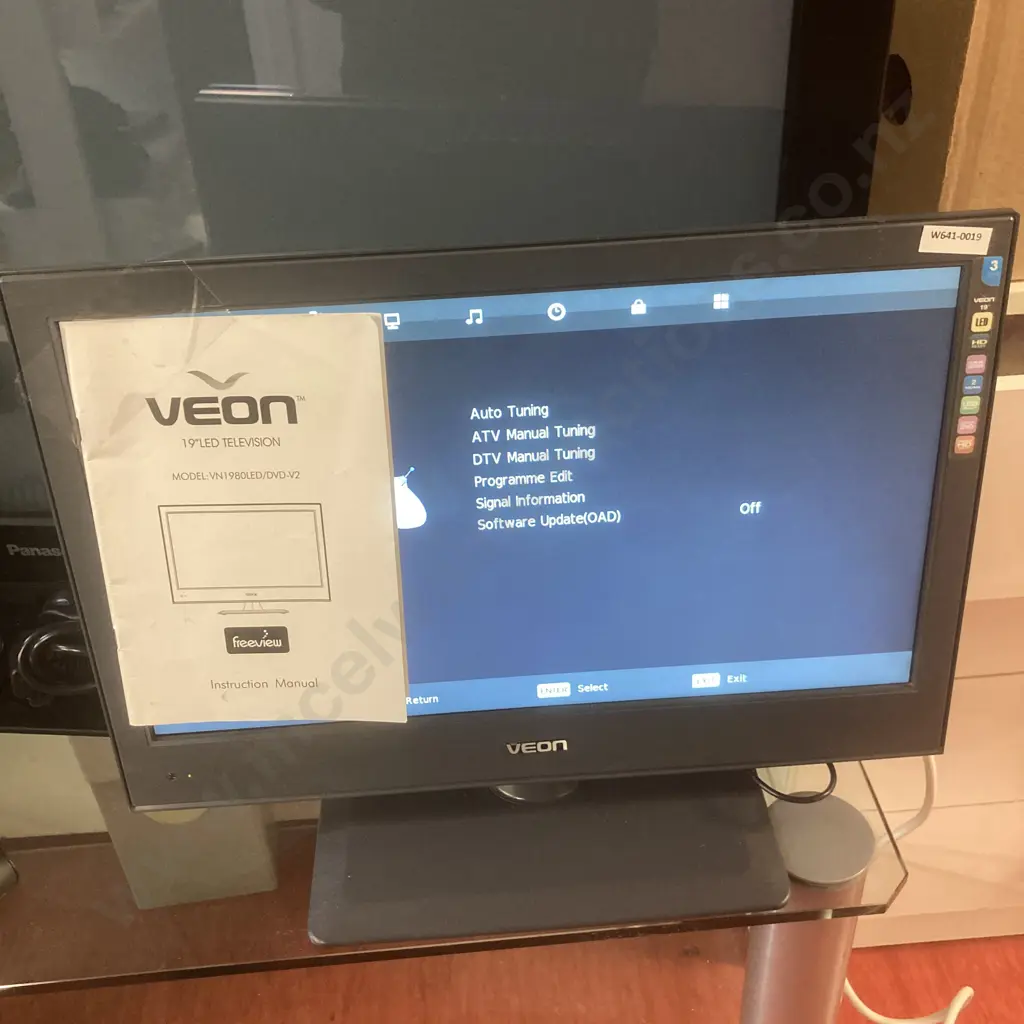 Veon 19" LED TV / DVD Combo -  VN1980LED/DVD-V2 With Remote Control Image 1++