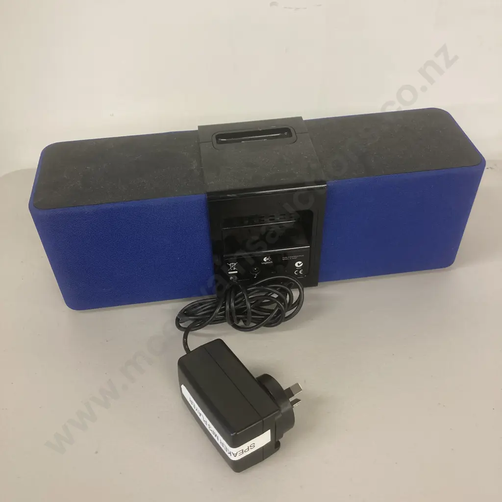 Logitech Pure-Fi Express Plus S-00067 iPod/iPhone Speaker Dock Image 1++