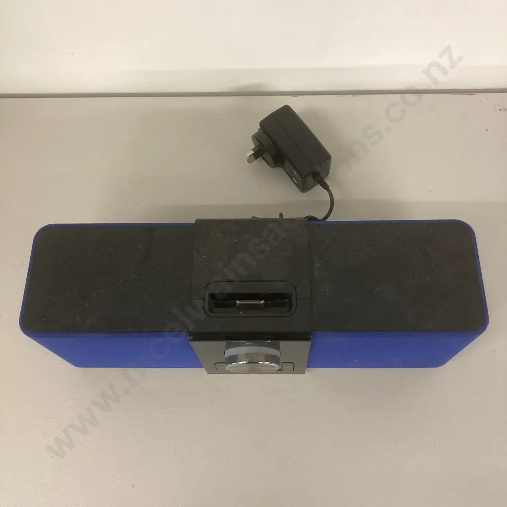 Logitech Pure-Fi Express Plus S-00067 iPod/iPhone Speaker Dock Image 1++