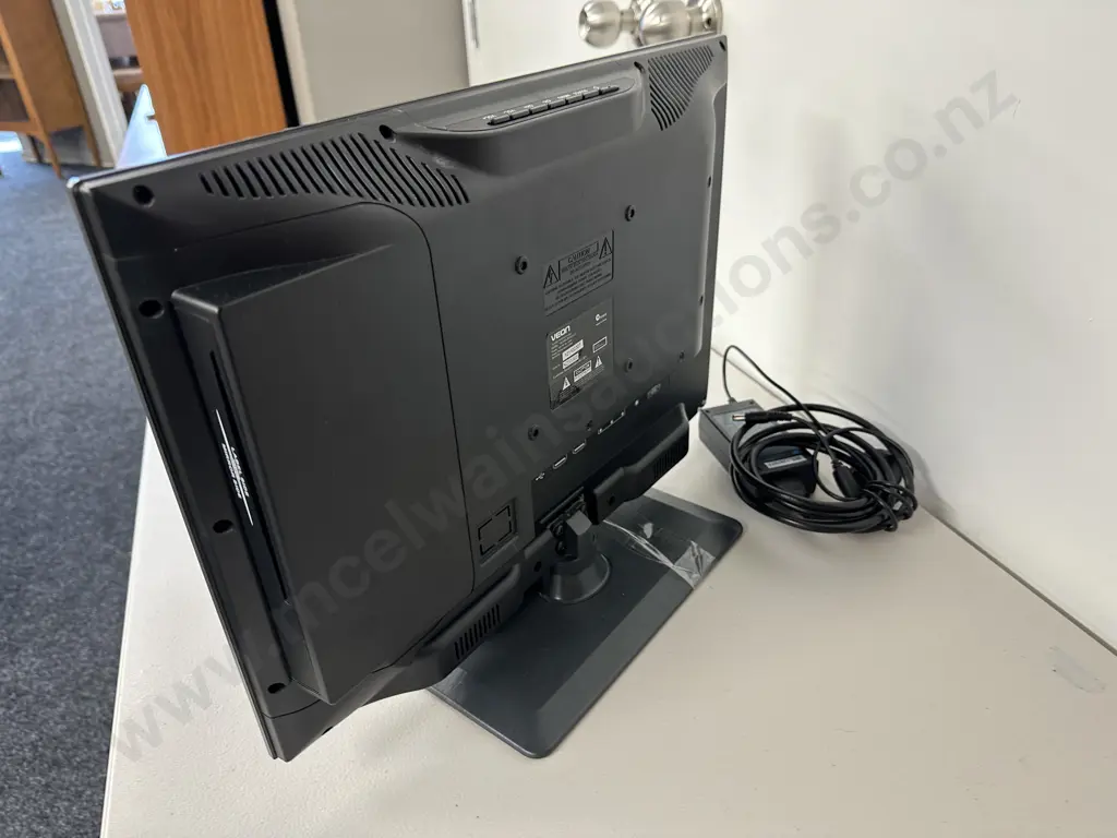 Veon 19" LED TV / DVD Combo -  VN1980LED/DVD-C With Remote Control Image 1++