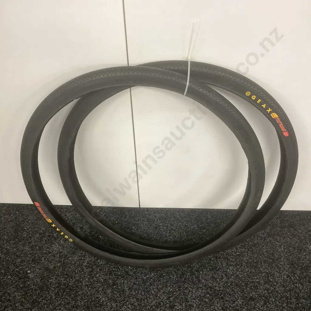 Pair of Bike Tyres - GEAX Street Runner 26 x 1.25 Image 1++