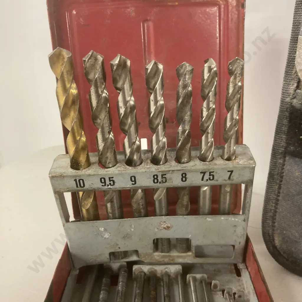 Irwin Spade Bit Set & Red Container With Drill Bits Image 1++