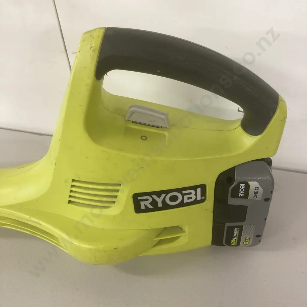 Ryobi 18V ONE+ Cordless Blower Skin CBL1802 With 6Ah & 5Ah Batteries (No Charger) Image 1++