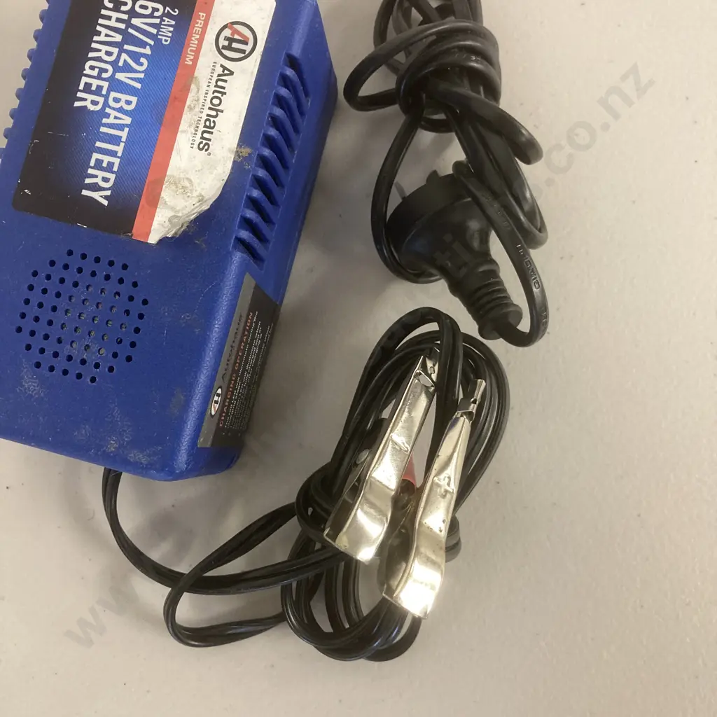 Autohaus Car Battery Charger 6V/12V 2.0 Amp Image 1++