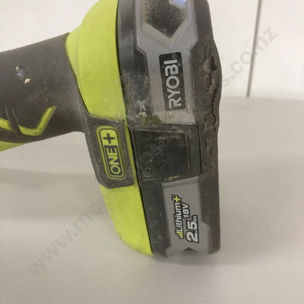 Ryobi 18V ONE+ Cordless Multi Tool (RMT1801) With a 2Ah Battery (No Charger) Image 1++