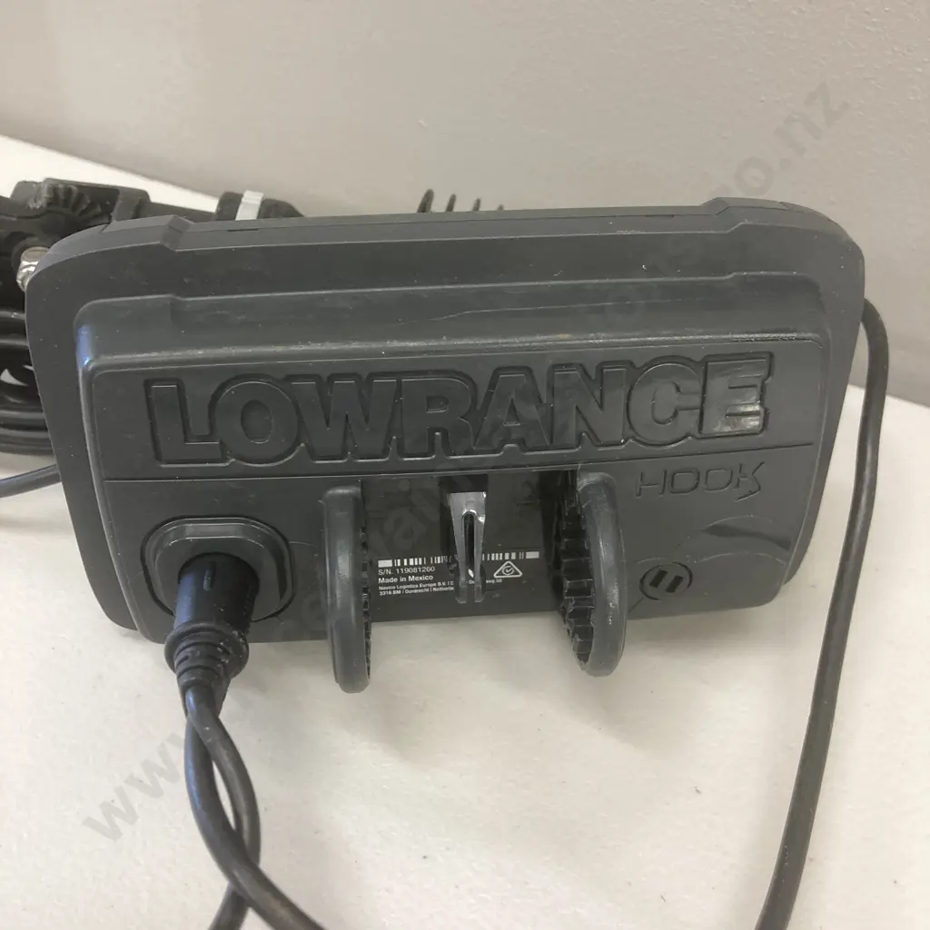 Lowrance Hook2 4x Fish Finder Image 1++
