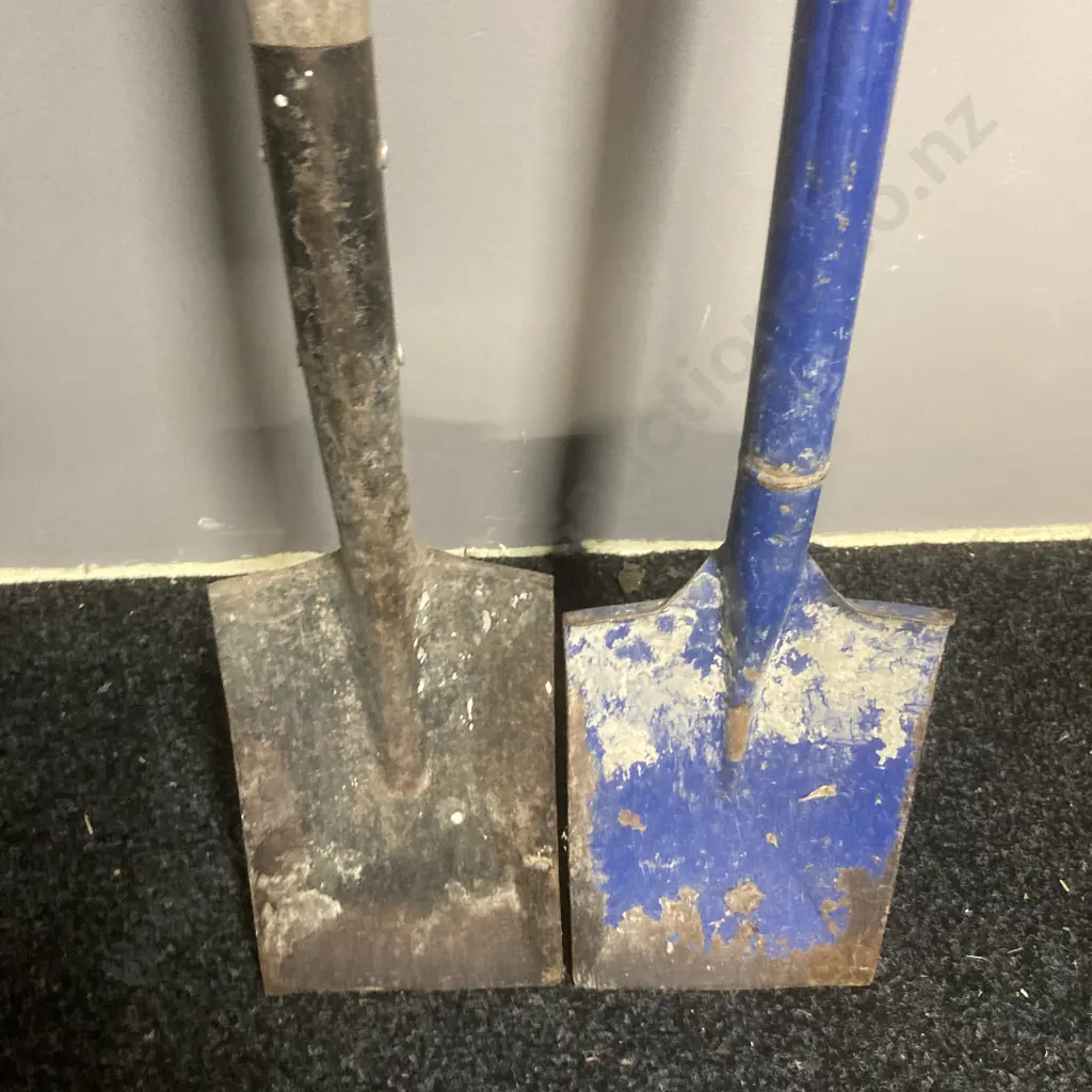 Lot of 2 Garden Spades Image 1++