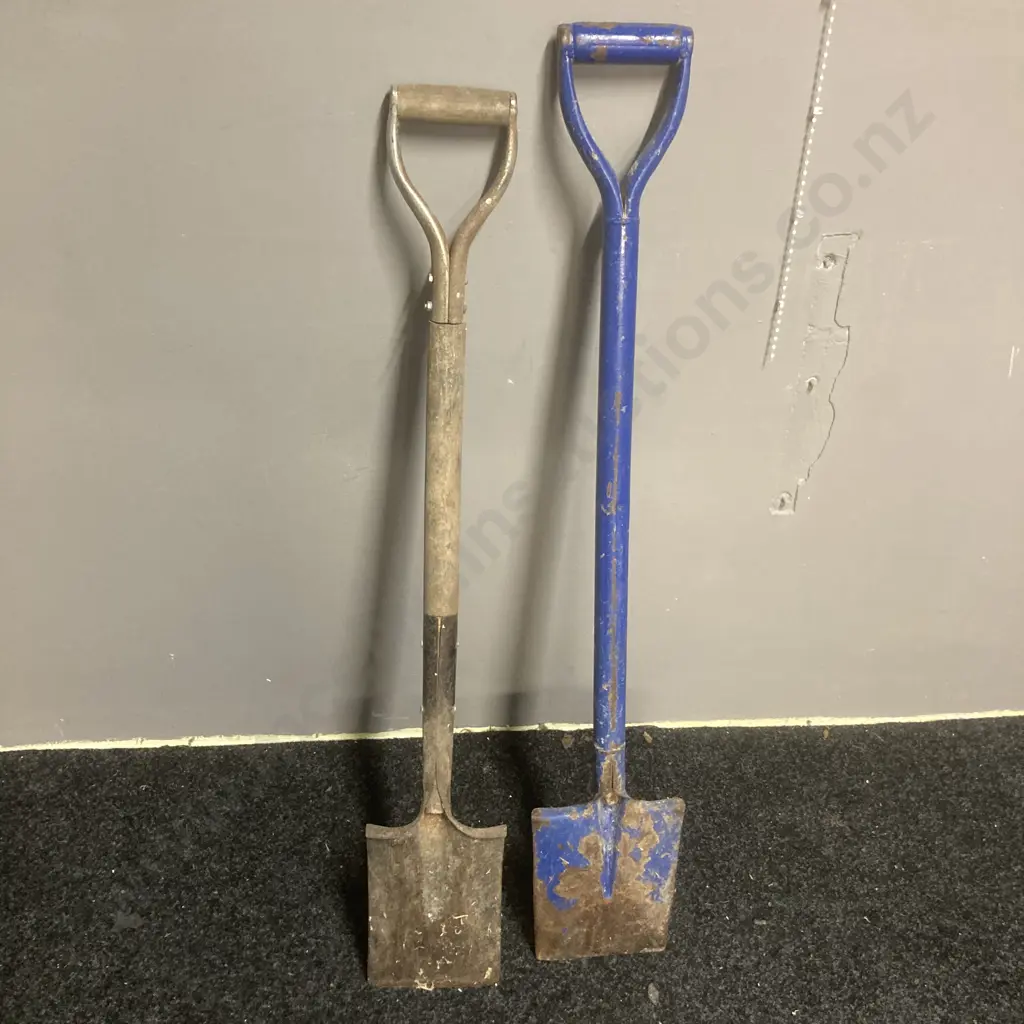 Lot of 2 Garden Spades Image 1++