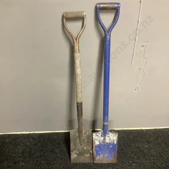 Lot of 2 Garden Spades