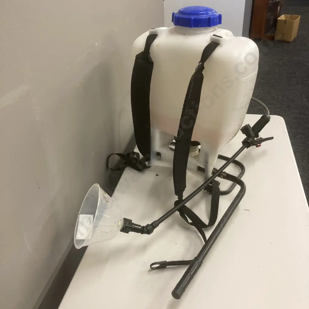 Solo 425 Domestic Knapsack Sprayer Image 1++