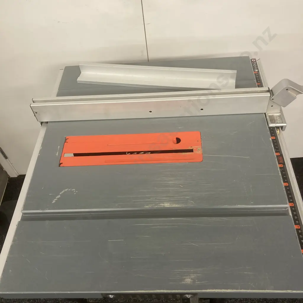 Black & Decker BES720-XE. 1800W 254mm Table Saw Image 1++