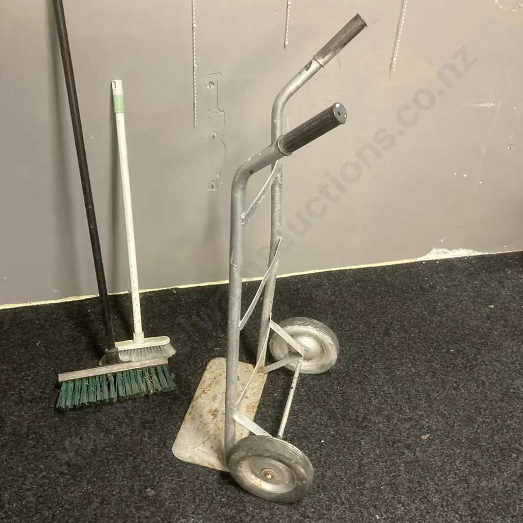 Sack Barrow & 2 Brooms Image 1++