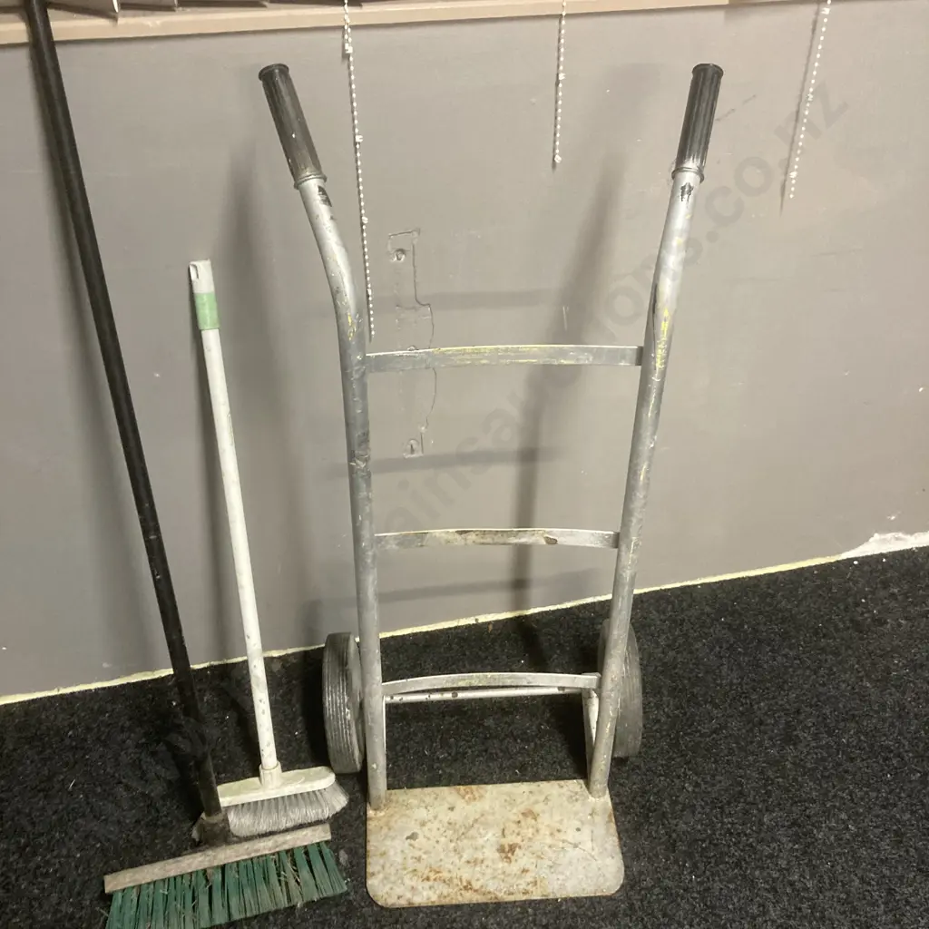 Sack Barrow & 2 Brooms Image 1++
