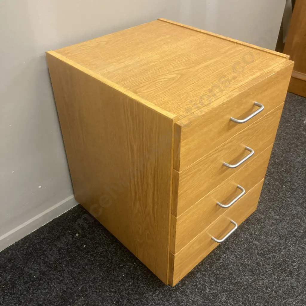 Vintage Oak 4 Drawer Mobile Unit, H65 W46 D52cm Image 1++