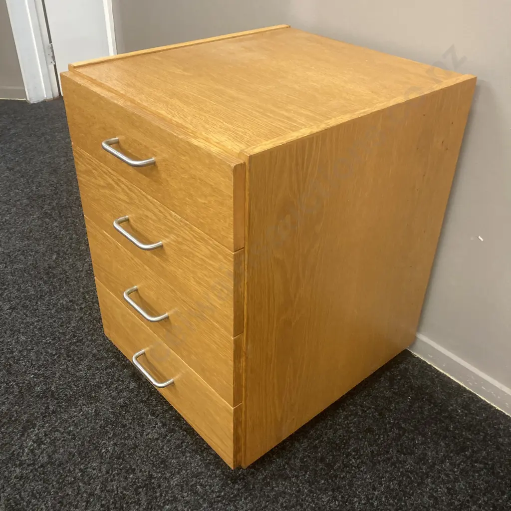 Vintage Oak 4 Drawer Mobile Unit, H65 W46 D52cm Image 1++