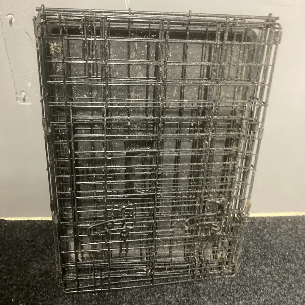 Pair of 2 Smaller Folding Dog Crates Image 1++