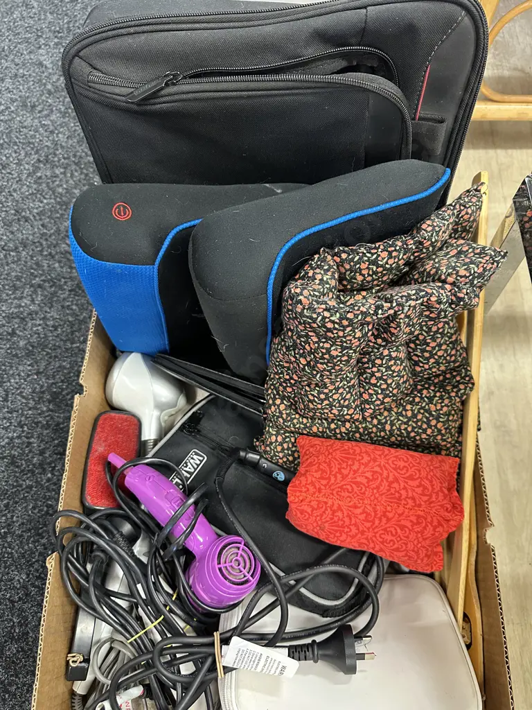 Box of Laptop Bag, Heat Sacks, Wahl Clippers Etc Image 1++