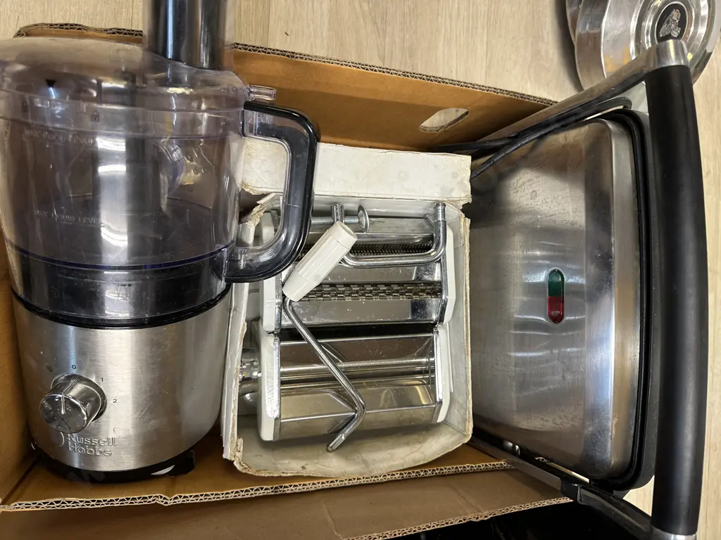 Nood Pasta Maker, Russell Hobbs Food Processor, Adesso Panini Maker Image 1++