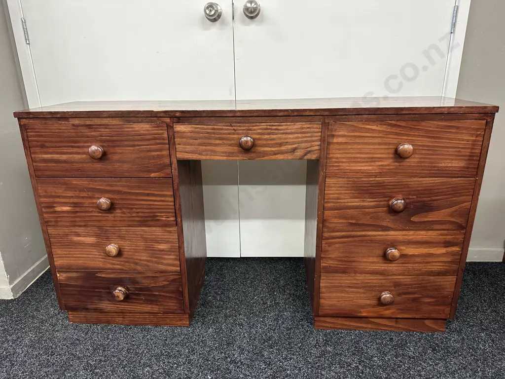 Solid Pine Colonial Style 4 Drawer Chest Of Drawers & 9 Drawer Student Desk Image 1++