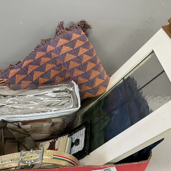 Box lot Throw, Picnic Blanket, Sofa Cover Etc