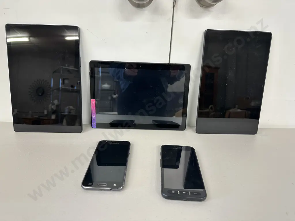 2 x Samsung Cellphones, 2 x Samsung Tablets, 1 x Lenovo Tablet (As Is Where Is) Image 1++