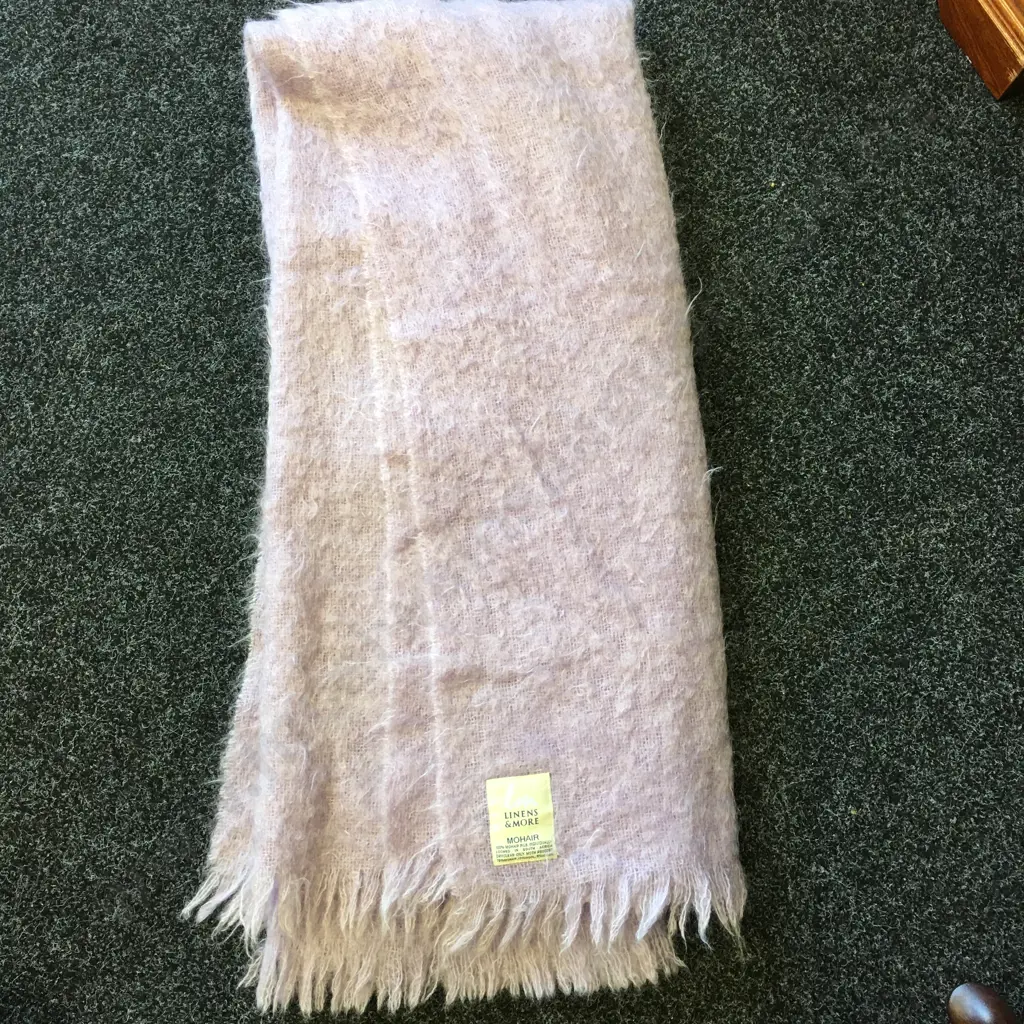 Linens & Moore Lavender Throw 130 x 180cm Image 1++